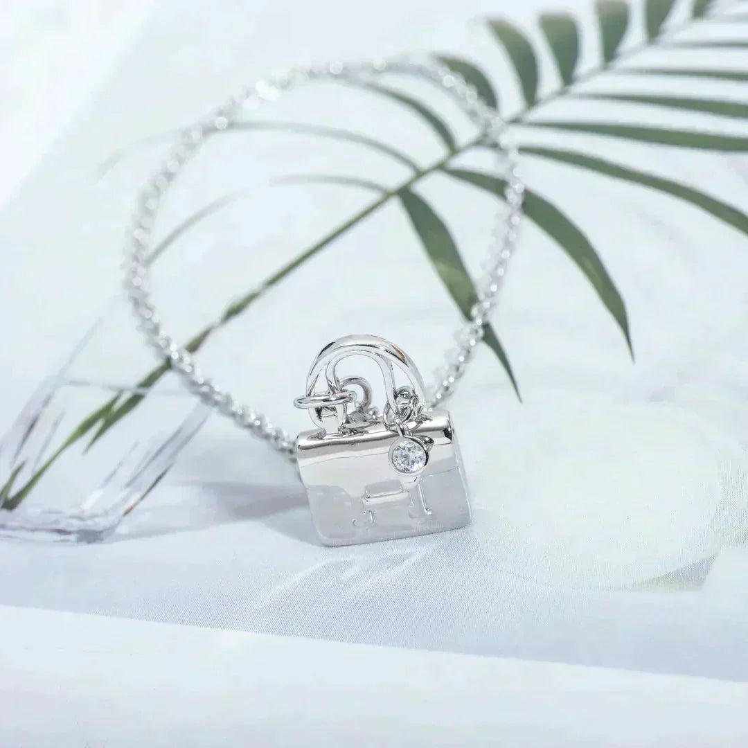 [LUXE JEWELRY]AMULETTE PEDANT SILVER NECKLACE