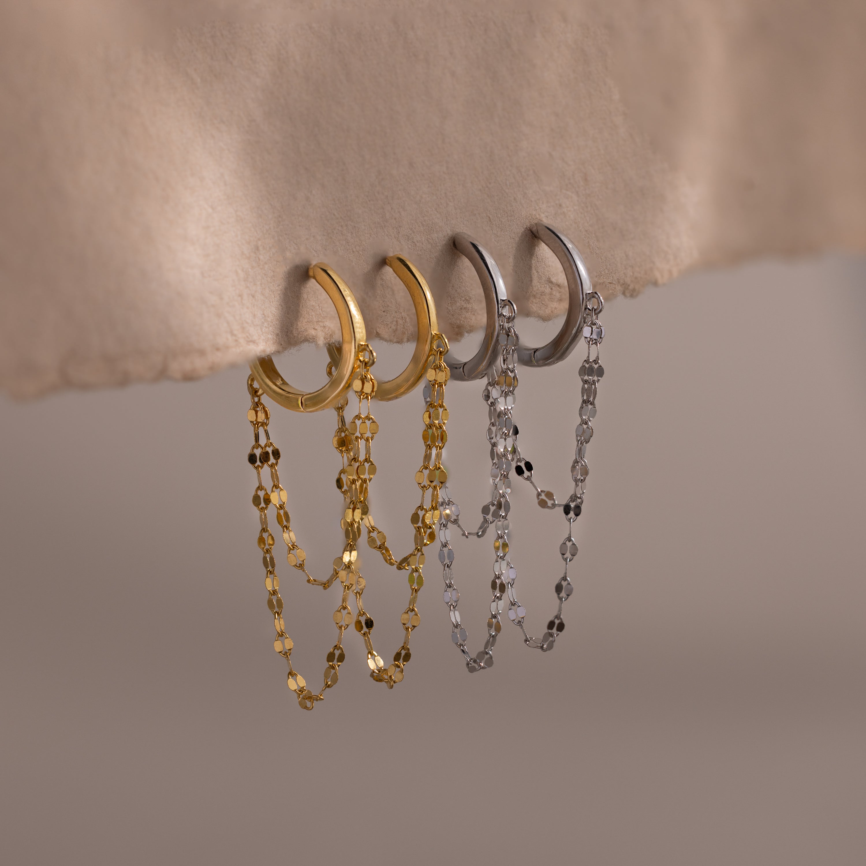 Duo Mirror Chain Huggies