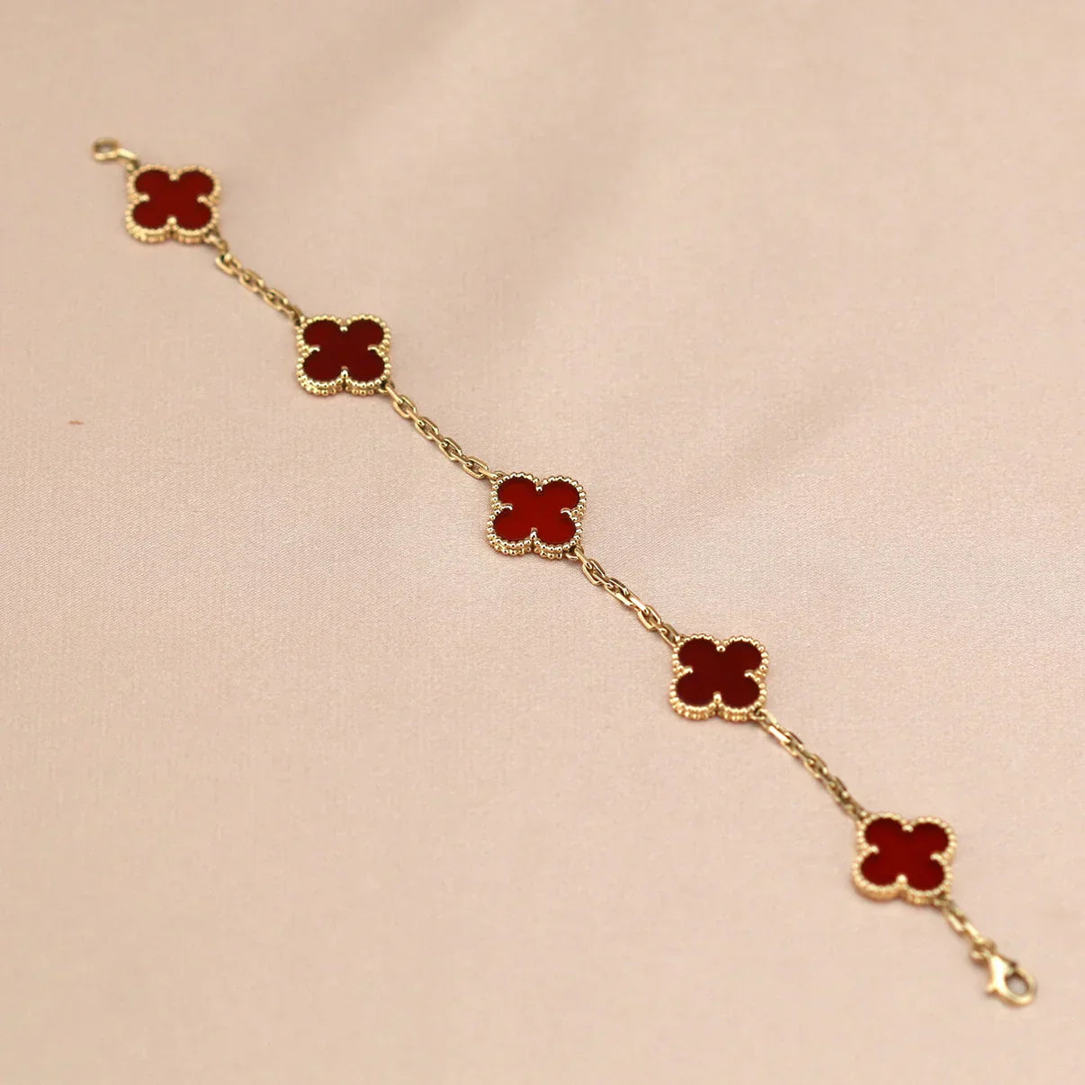 [LUXE JEWELRY] CLOVER 5 MOTIF RED CORNELIAN BRACELET COLLECTION