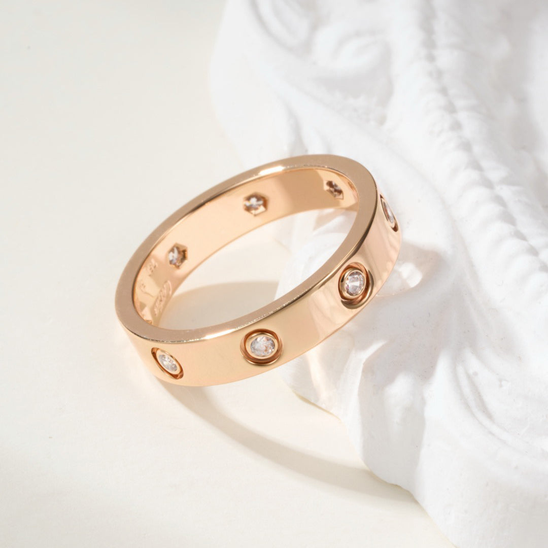 [LUXE JEWELRY] LOVE 4MM 8 DIAMOND RING